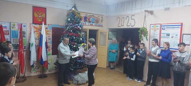 Сплели маскировочную сеть.